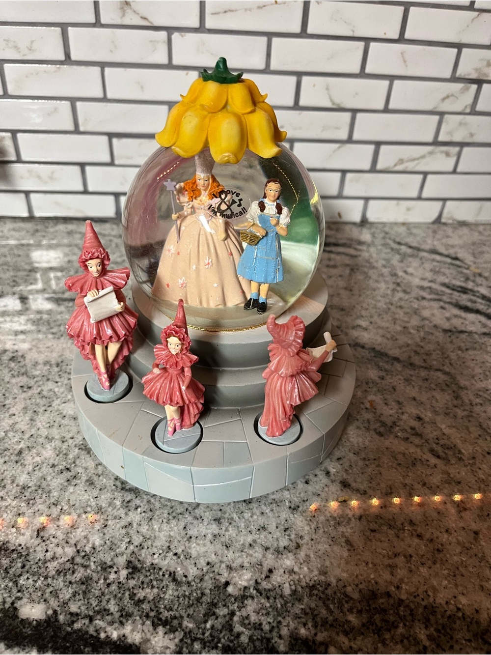 The Wizard Of Oz MUNCHKIN LULLABY GIRLS Animated Snow Globe!   Read Description